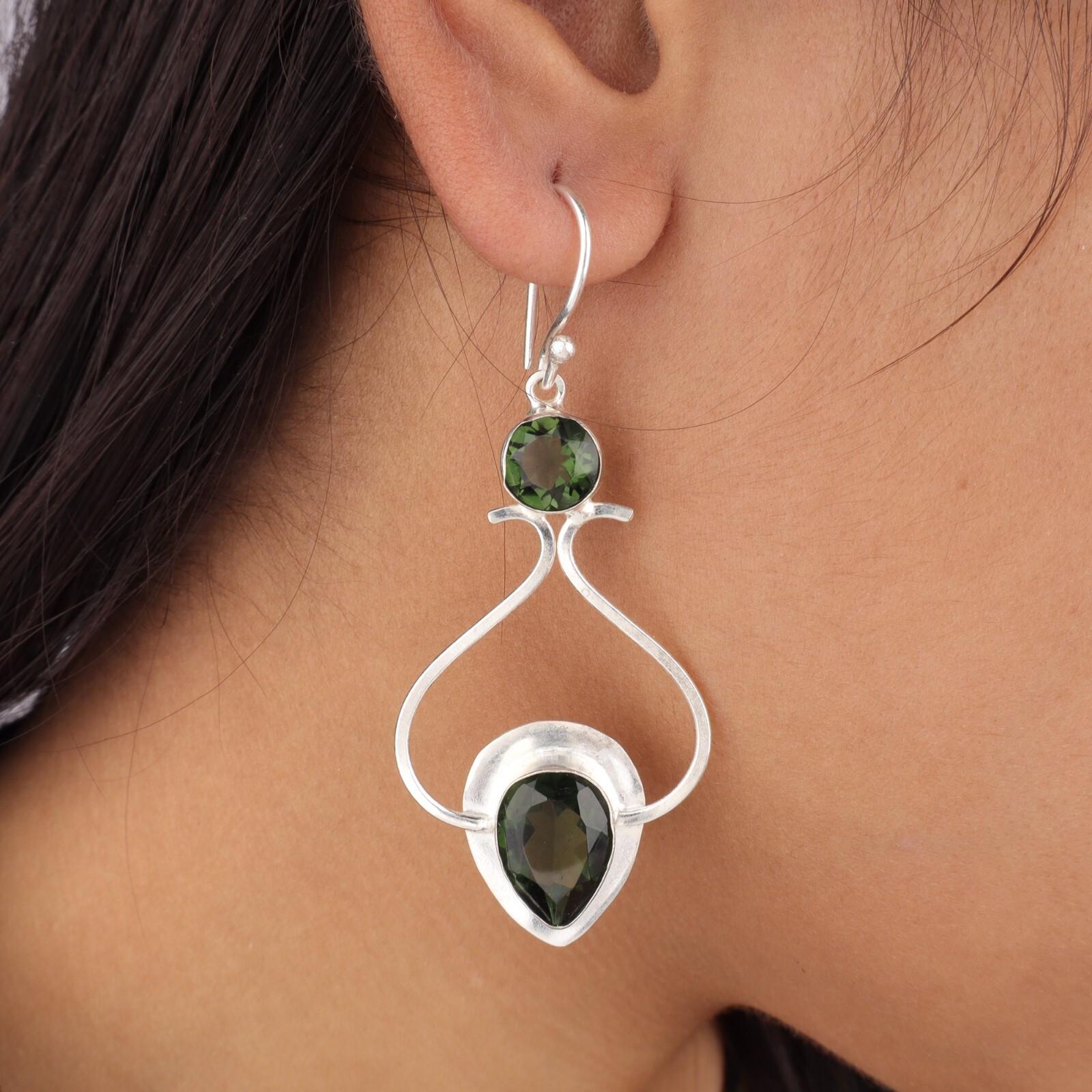 

Натуральный зеленый турмалин драгоценный камень 925 стерлинговое серебро ручной работы серьги 2,07 EE-170-8