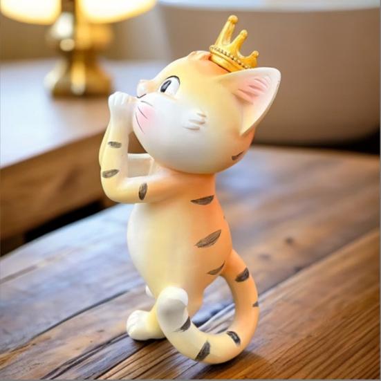 Cat Figurine Small Resin Cat Statue with Crown Cartoon Desktop Ornament