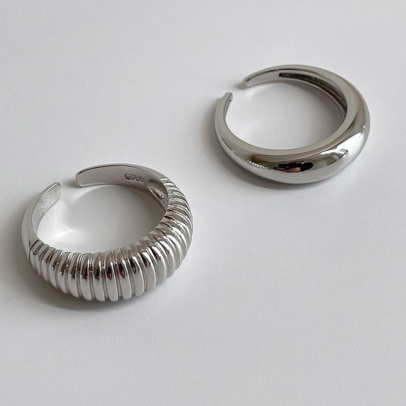 S925 Unique Silver Ring For Women With Eyecatching Geometric Features And Polish Sleek