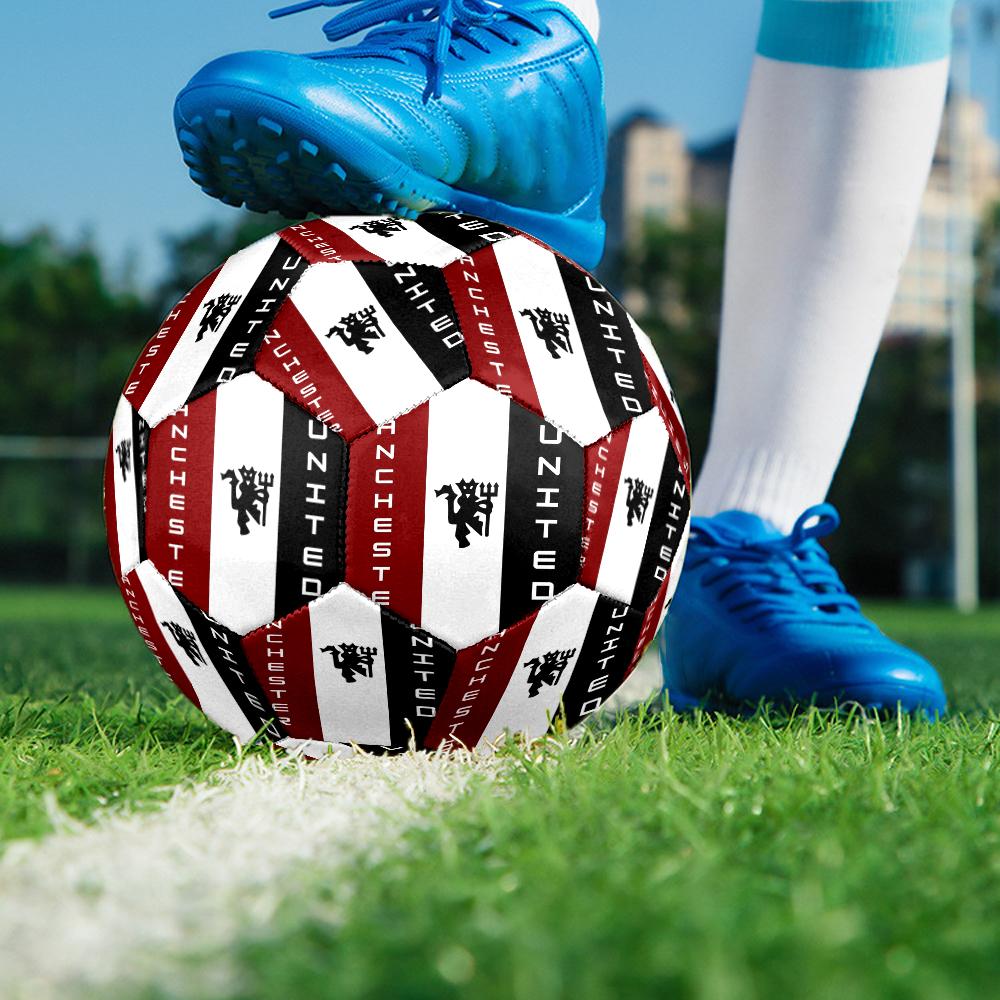 Manchester United Theme Size 5 Soccer Ball, Suitable for Both Indoor and Outdoor Matches, a Gift Suitable for Everyone.