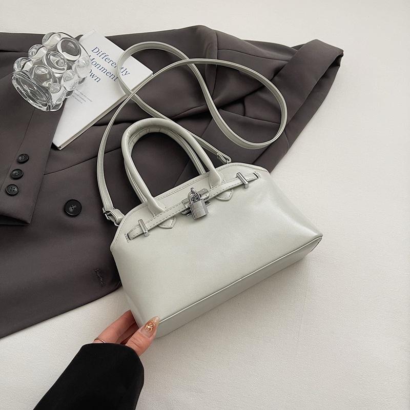 Tote bag women's large capacity 2025 new spring and summer casual messenger bag versatile fashion high sense portable commuter bag