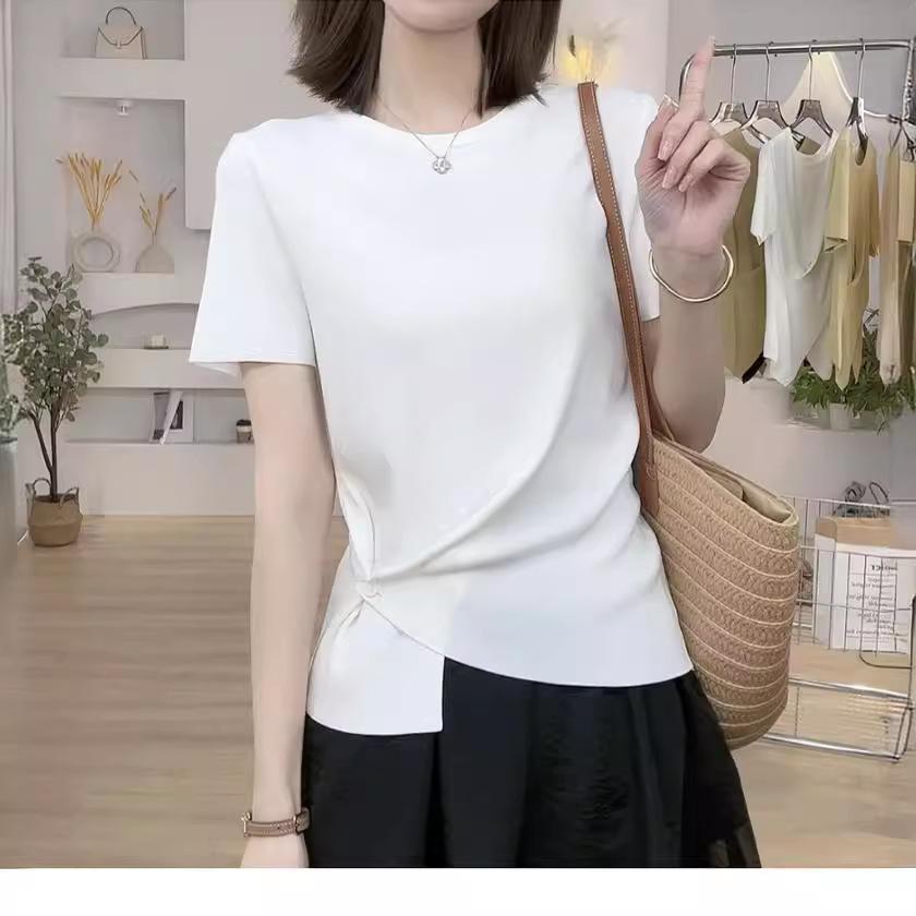 

Ice silk front shoulder short-sleeved t-shirt women s 2025 summer new loose and thin irregular hem hidden button chic top M білий