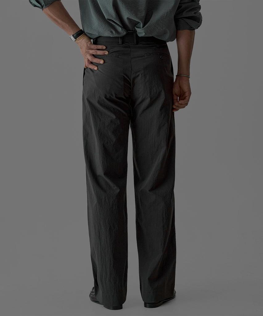 Baulopeulodeogteu Aerie Belted Double-Pleat Pants [Charcoal]