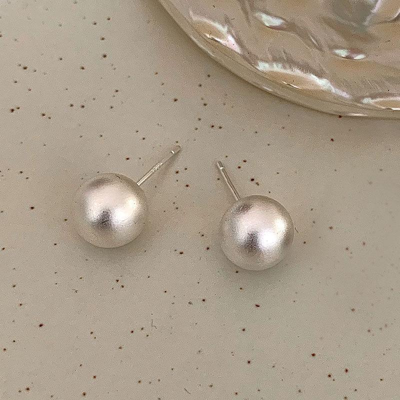 

Магнитные матовые серьги для женщин Простые шарики Ниша Личность Мода