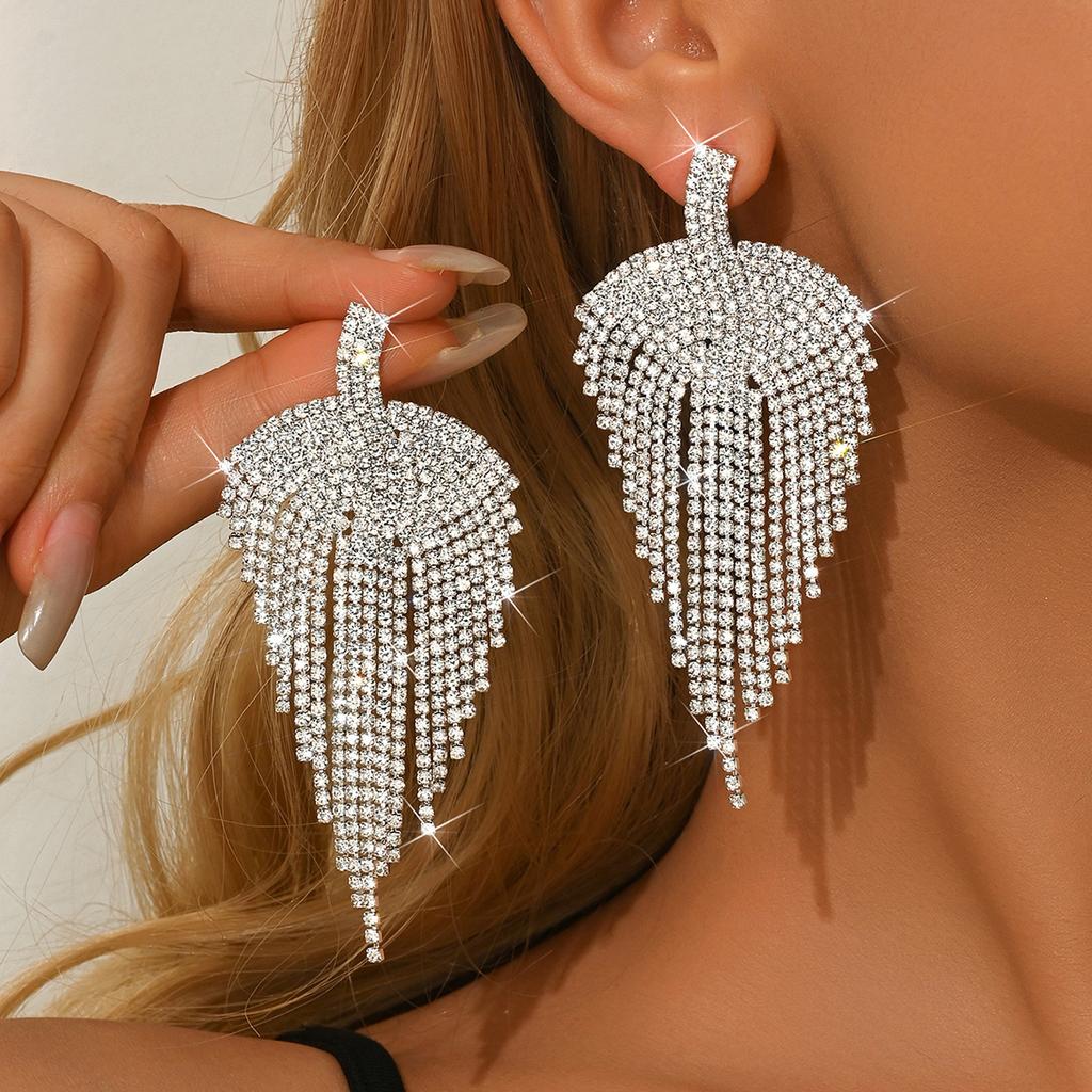 European and American full diamond irregular earrings with exquisite and luxurious design, earrings for street photography, and