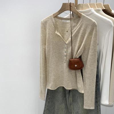 Damen Langarm-Basisshirt mit Henry-Kragen: Ein hochwertiges, stilvolles T-Shirt für Herbst/Winter 2025