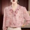 Elegante Blusa de Gasa con Encaje Rosa y Lazo en V, Tallas Grandes, para Personas de Mediana Edad y Mayores