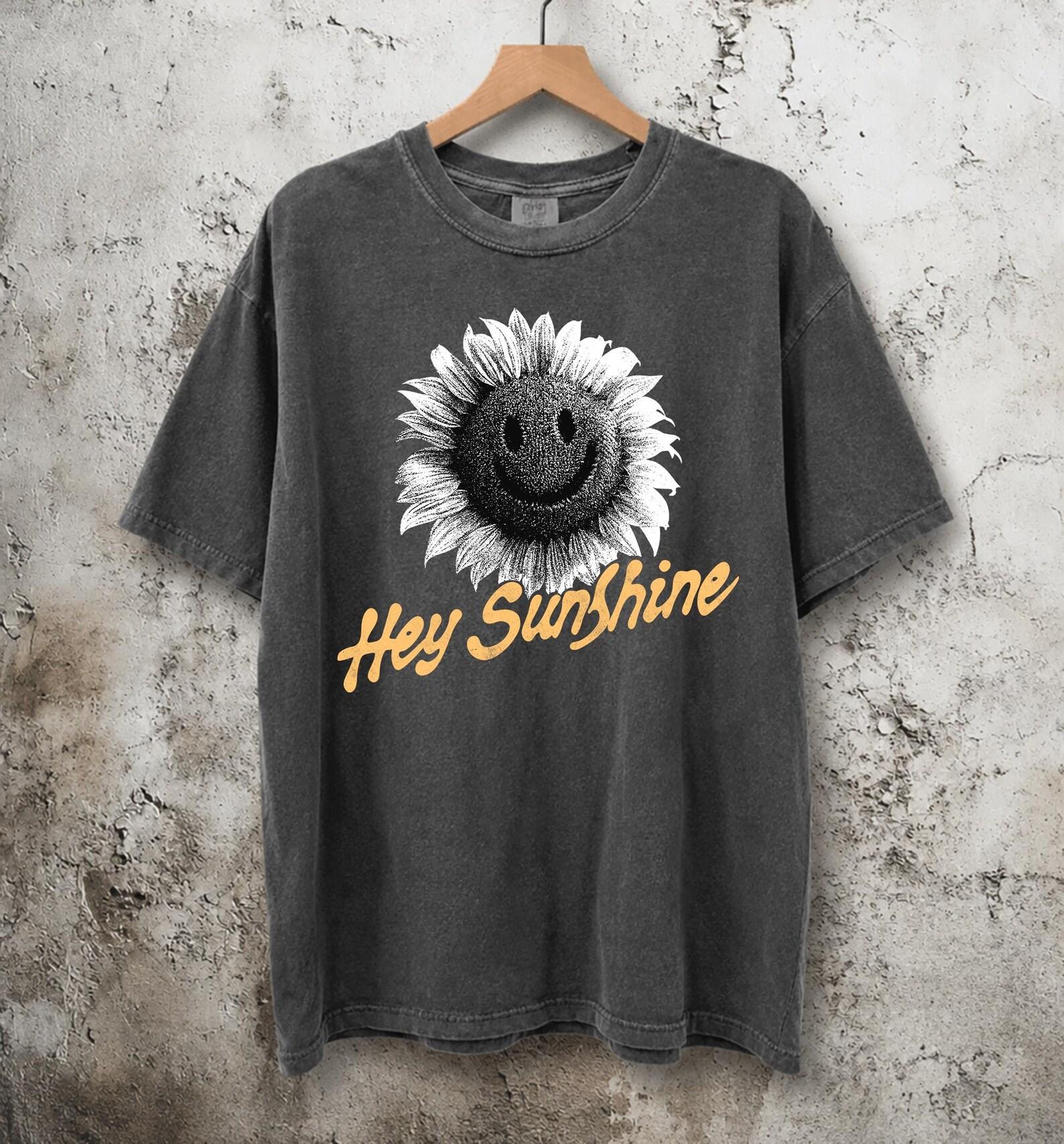 Retro Sunflower Smiley Face T-Shirt, Vintage Hey Sunshine Tee, Cottagecore Summer Vibes XL