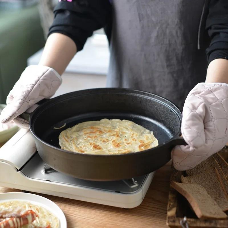 25CM Cast Iron Skillet with Double Handles Frying Pan Baking Tray for Bread Outdoor Cooking Camping Kitchen Dining & Bar