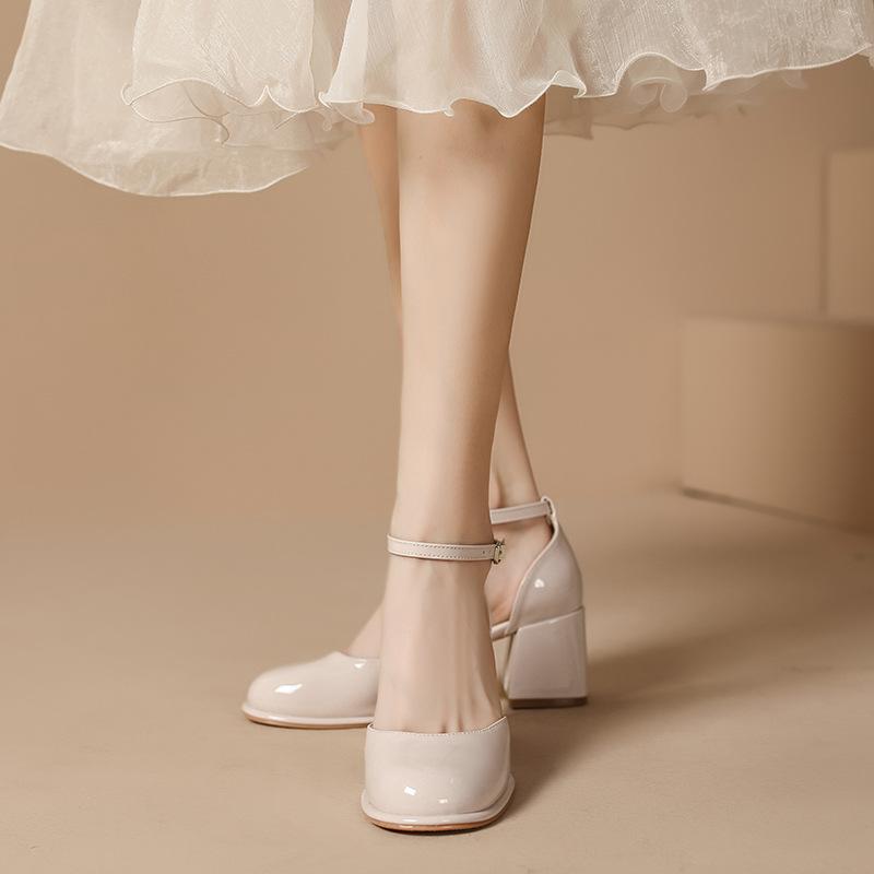 Women's Shoes Soft Leather Hollow Thick Heel Square Head Medium Heel Bag Head Sandals Women's One-word Buckle Single Shoes Women