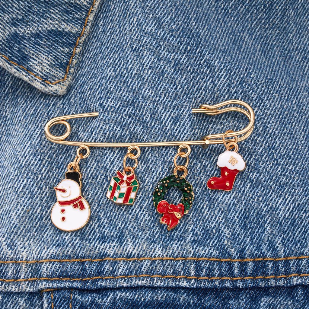 Fashion Christmas Brooch Pin For Women Men Santa Claus Snowflake Christmas Tree Bell Enamel Brooch New Year Xmas Decoration Gift