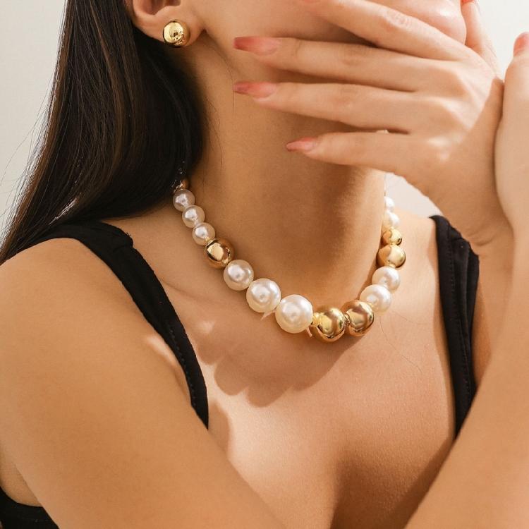 Eye Catching Large Bead Necklace Zinc Alloy Materials Clavicle Chain Accessories For Layering And Gifting