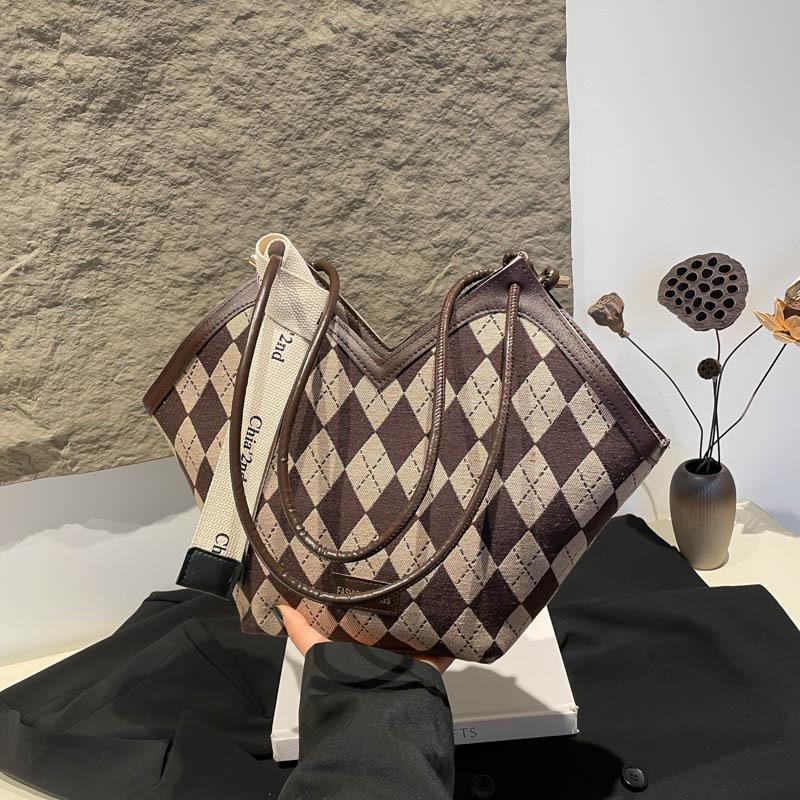 Plaid Shoulder Bag Women's 2025 Winter New Trendy Fashion Sense Large Capacity Commuter Tote Bag Underarm Bag Women