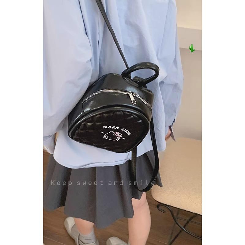 Fashion girl expert lifts small bag 2025 new diamond embroidered thread backpack cute cartoon embroidered small backpack