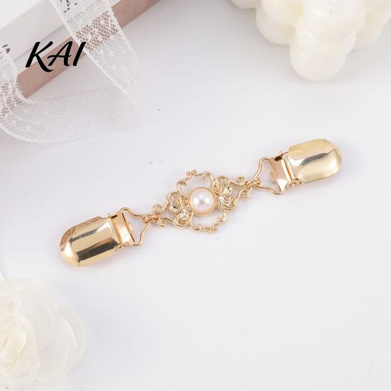 Dress Waist Tightener Vintage Faux Pearl Sweater Clip, Hold Cardigan Together, Cincher Clip Retro Metal Clasp for Shawl Cloak, Decorative Clothing