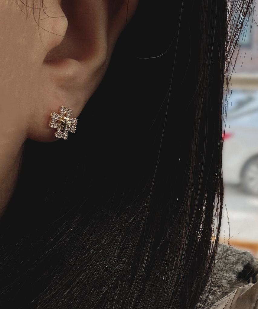 Helene Jewelry 14K Clover Earrings