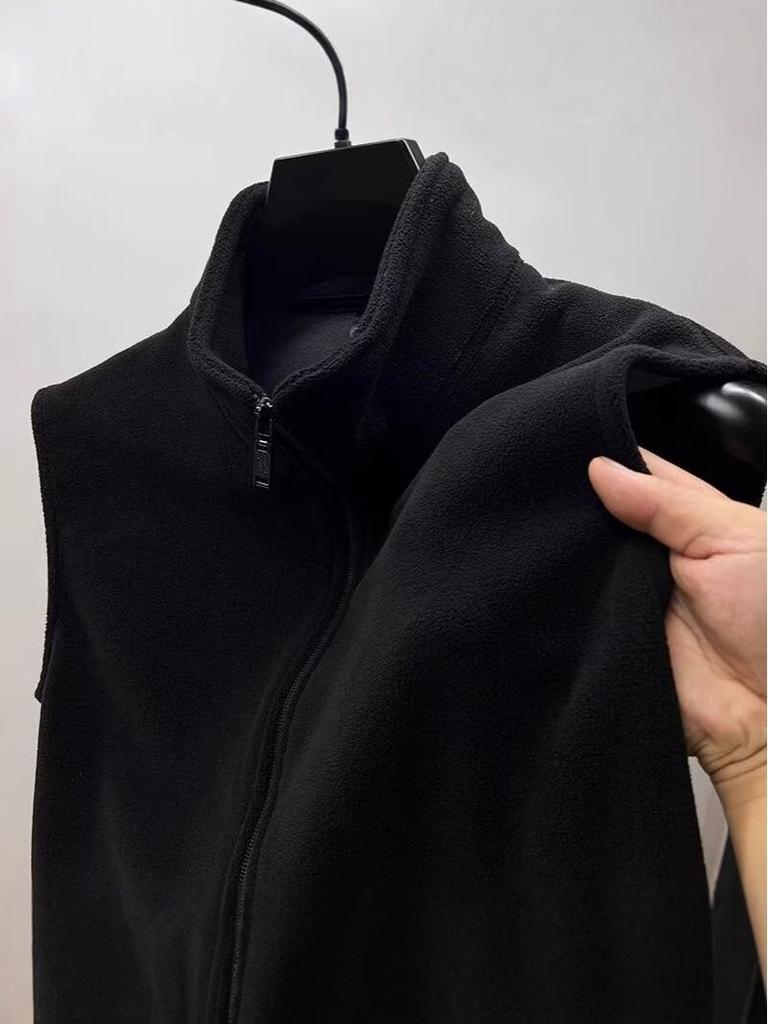 Mäns mångsidiga fleeceväst med ståkrage och dragkedja - Enfärgad, bekväm, med plus-sammet, ärmlös design.