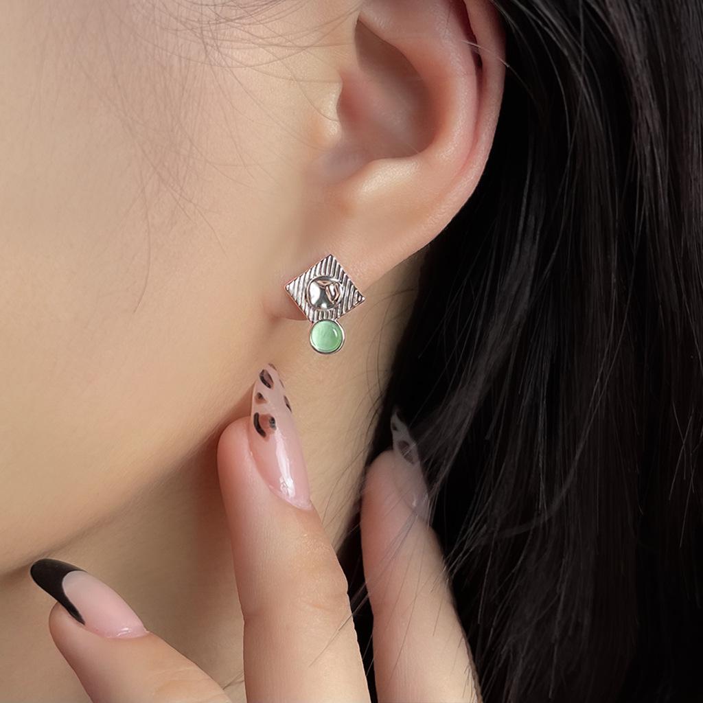 Antidote Original Gold-Plated Green Cat's Eye Stone Stud Earrings for Women - Niche Design