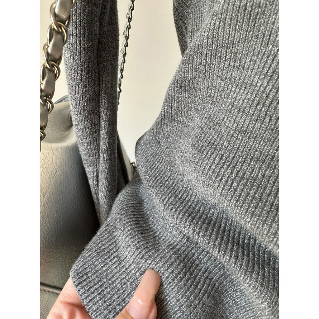 High-end front shoulder knitted sweater women's spring and autumn slim-fitting and thin long-sleeved bottoming top temperament soft waxy sweater