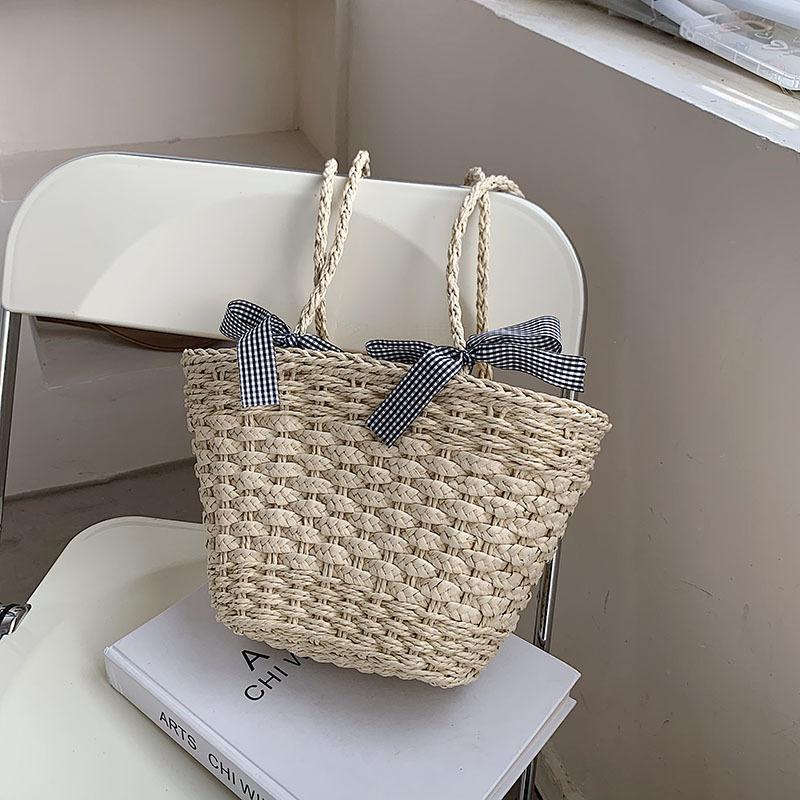 

Beach Straw Bag Women s Large Capacity Beach Holiday Braided Foreign Style Single Shoulder Bucket Bag бежевый