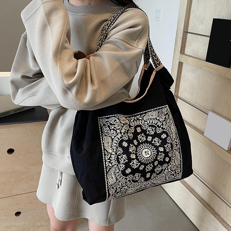 Women Fashion Embroidered Cashew Flower Nylon Shoulder Bag Casual Polyester Lining No-Closure Shopping Tote Bag CLE