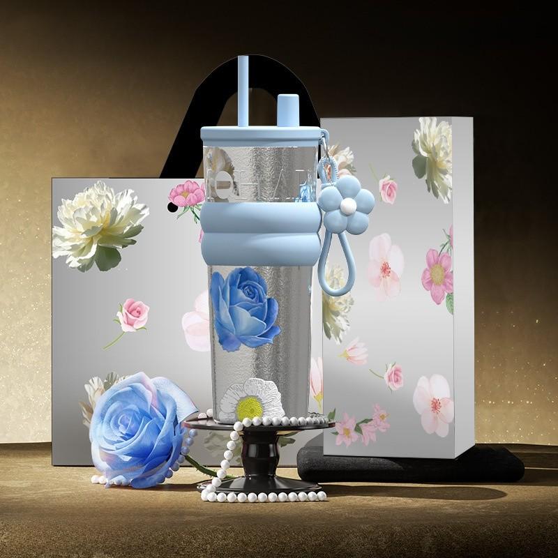 Isolierte Titan-Wasserflasche im traditionellen chinesischen Stil mit Strohhalm, tragbar für Reisen und als Geschenk
