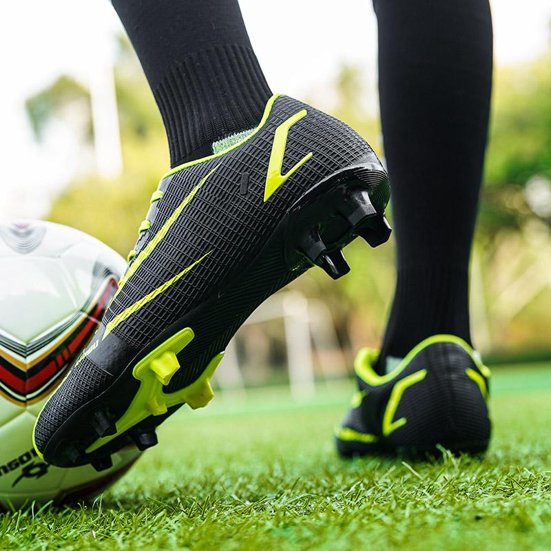 Soccer Shoes Women’s Sneakers Boys' Football Boots School Student Shoes Girls' Football Boots Couple Men Lightweight Sneakers Plus Size 36-45