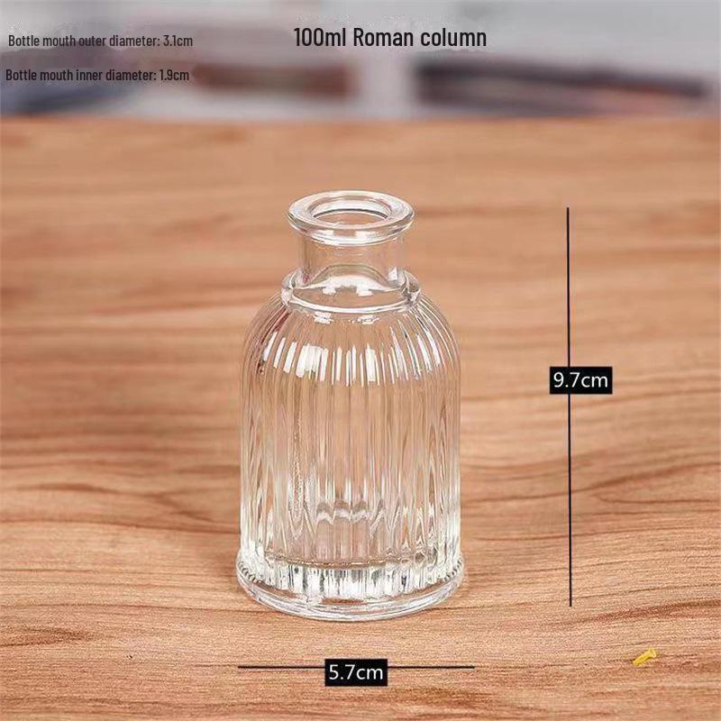 

Простая стеклянная ваза для свежих или сухих цветов — идеально подходит для декора гостиной или офиса. Standard