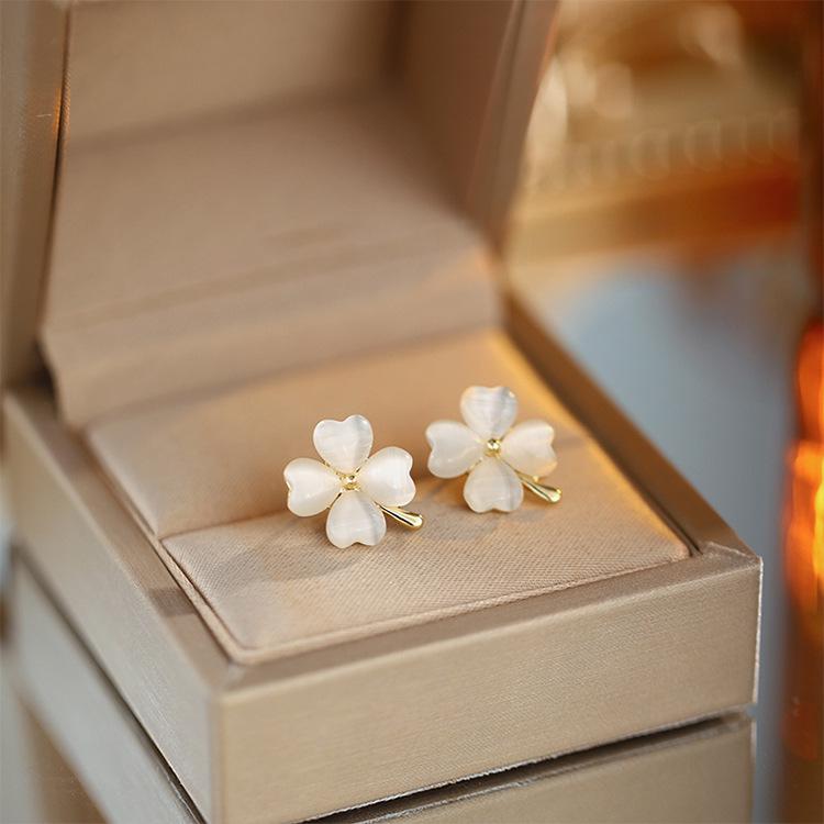 S925 Silver Flower Stud Earrings: 2023 Trendy High-End Minimalist Light Luxury Design for Women