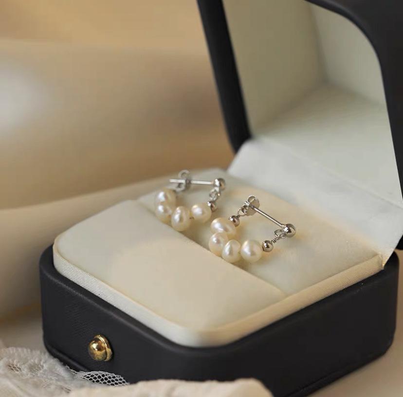 

Серьги-пусеты из стерлингового серебра 925 пробы с жемчугом для женщин - Роскошный тренд 2022 года, Элегантный и универсальный дизайн высокого класса 925 Sterling Silver