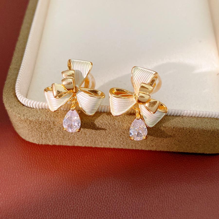 Elegant Enamel Flower & Zircon Water Drop No-Pierce Ear Clips for Women - Fashionable, Light Luxury Style & Versatile Earrings