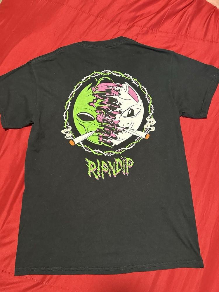 

RIPNDIP Nermal/Alien Face Split TShirt Men’s Size M Black Unisex T-Shirt L