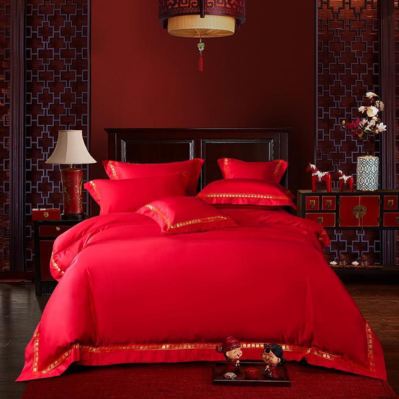 

Свадебное постельное белье с красной вышивкой для молодоженов, комплект из четырех предметов 1.8m Bed (200x230 Duvet)