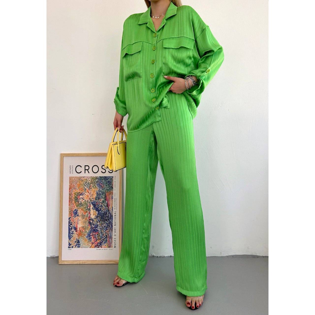 

Женская модная рубашка с v-образным вырезом и карманным брючным костюмом