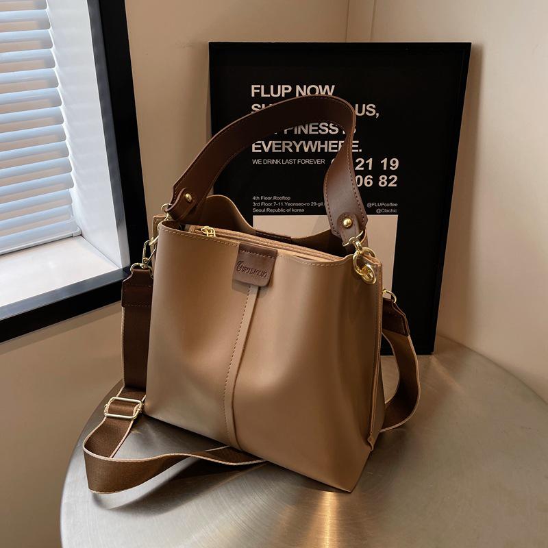 Women's 2025 Retro Large Capacity Bucket Bag - Wide Strap Crossbody, Single Shoulder, Tote Handbag