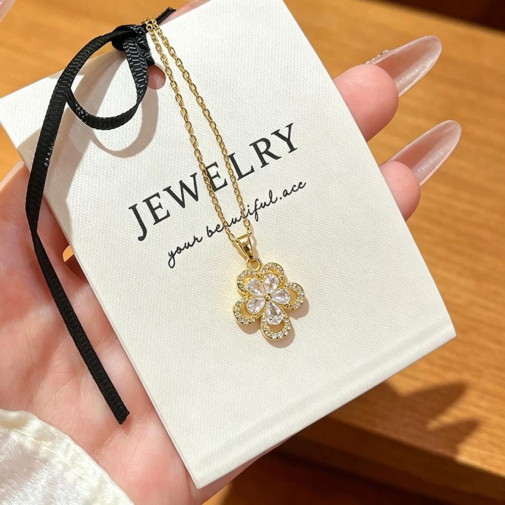 Asymmetrical Zircon Flower Necklace - Trendy and Elegant Clavicle Chain