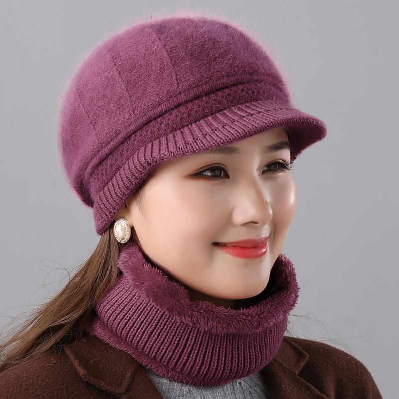 Women's Warm Knitted Winter Hat Warm Hat with Padded Fleece Lining and Ear Protection with Sun Visor Brim