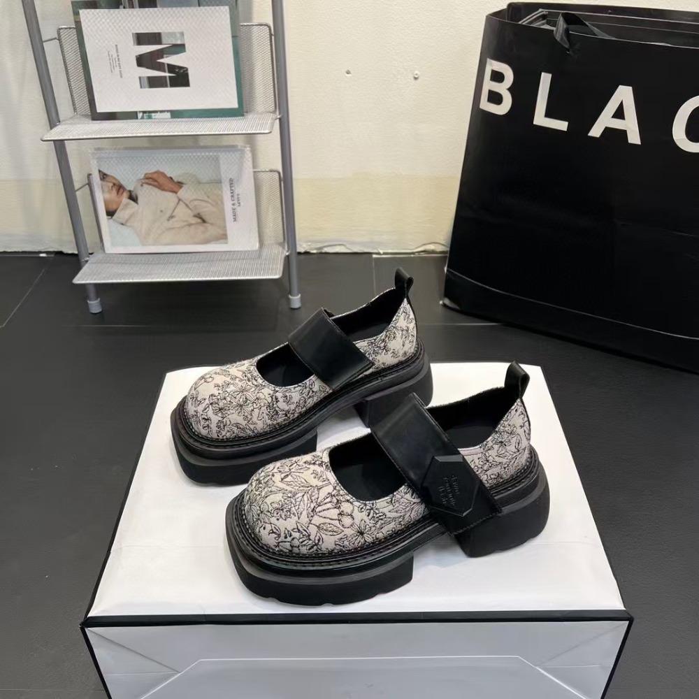 Fashion Women Casual Shoes Genuine Leather Mary Jane Single Shoes New Square Toe Soft Sole Versatile Velcro Shallow Mouth Single Shoes