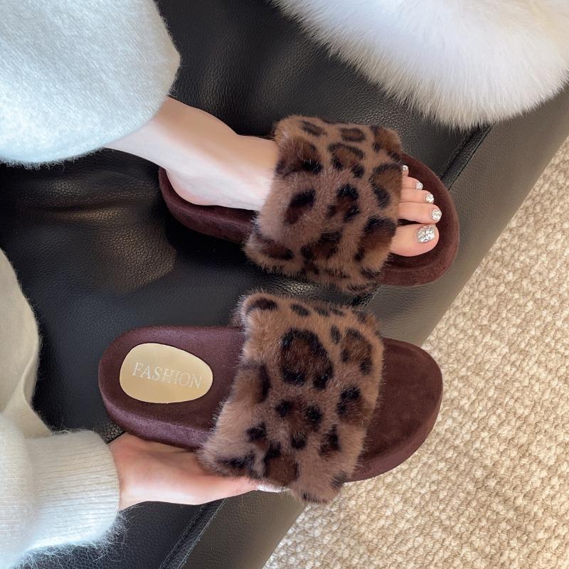 Fashion 2025 Retro Slippers for Women Autumn Winter Fashion Leopard Print One Word Slippers for Casual Platform Plush Cotton Slippers