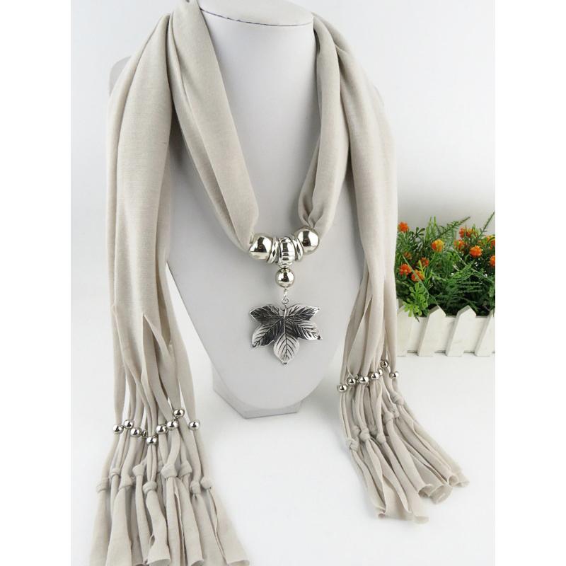 Eleganter Polyester-Infinity-Schal mit Blattanhänger & Quasten – Damen Modischer einfarbiger Halswickel