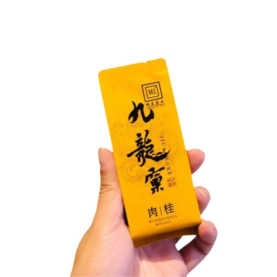 

Чай Уи Цзюлун Чжэнъянь Кенг Цзянь Китайская корица Пряный вкус Цветочный и фруктовый аромат Уголь Запеченная корица Заваривание Чай в пакетиках 8.5g