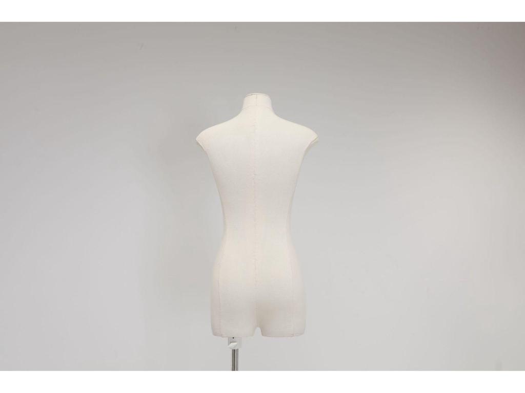 Korean Style Female Mannequin with Flat Chest for Clothing Display