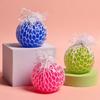 1 Stück weicher Trauben-Netz-Stressball, Dekompressionsball, Stressabbau, sensorischer weicher Ball, Handübungs-Elastikball (Zufällige Farbe)