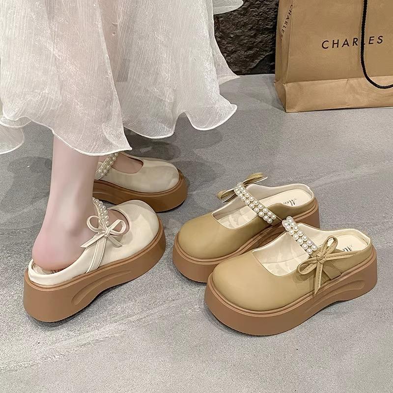 Am Abend, die super-angesagten Mary Janes mit dicker Sohle und Ein-Pedal-Design, halbe Pantoffeln mit Taschenkopf für Damen, Sommerbekleidung 2025, neue beliebte coole Pantoffeln