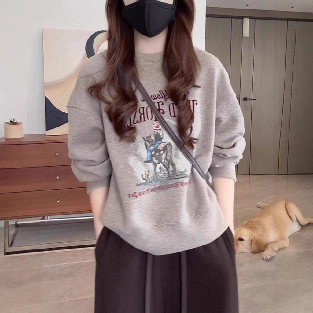 Retro European Style Letter Print Sweatshirt - Women's Versatile Loose Fit, Round Neck, Color Block Design for Autumn/Winter Fashion.