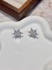 New cold wind flower snowflake light luxury stud earrings exquisite versatile temperament premium Christmas snowflake earrings
