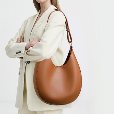 Small C Underarm Bag Fashionable and Versatile Half Moon Bag French Niche Shoulder Bag Women