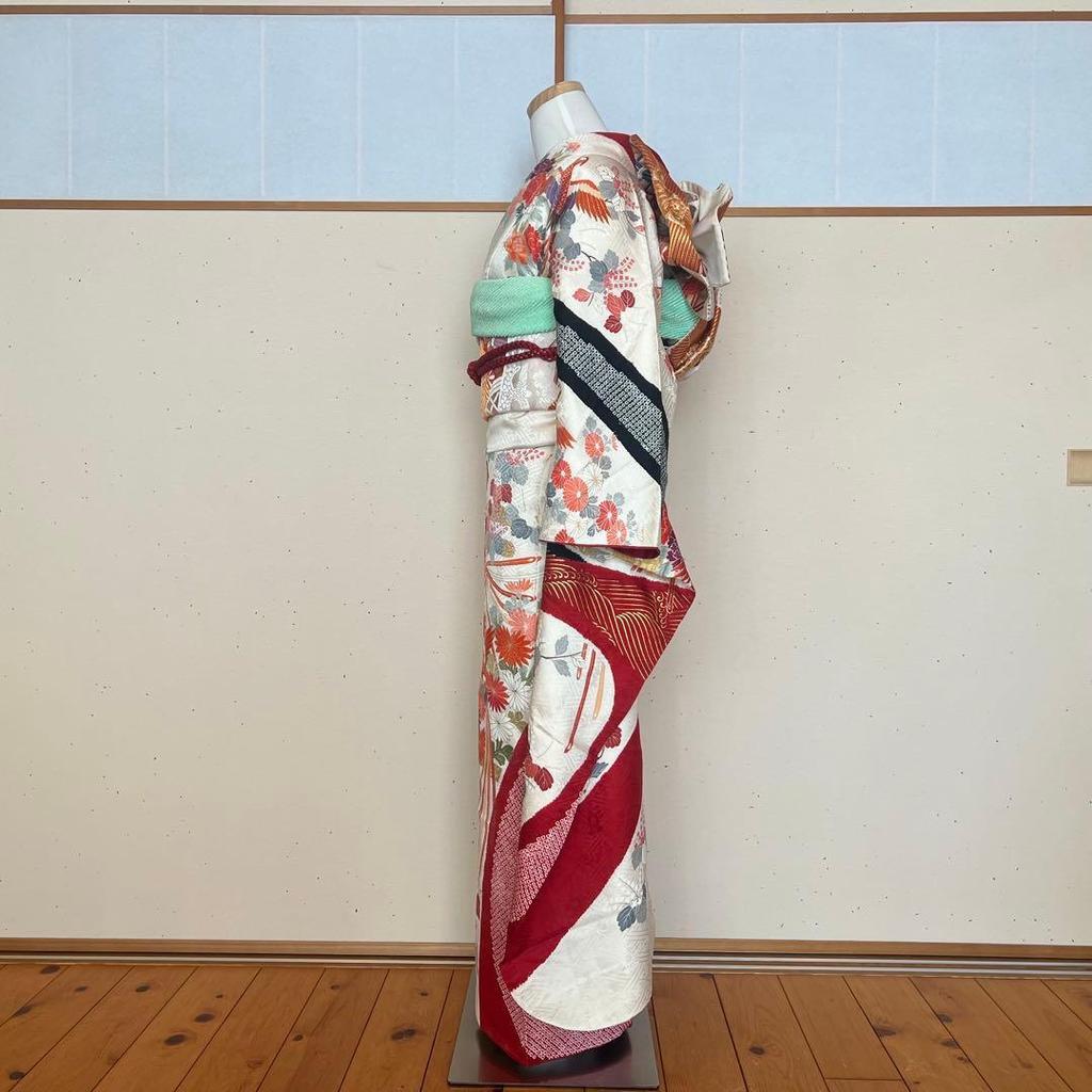 Used Kyoto Yuzen, pure silk, long-sleeved kimono, white background, Oke-shibori, dyeing, phoenix, flowers, gold piece embroidery, gold color
