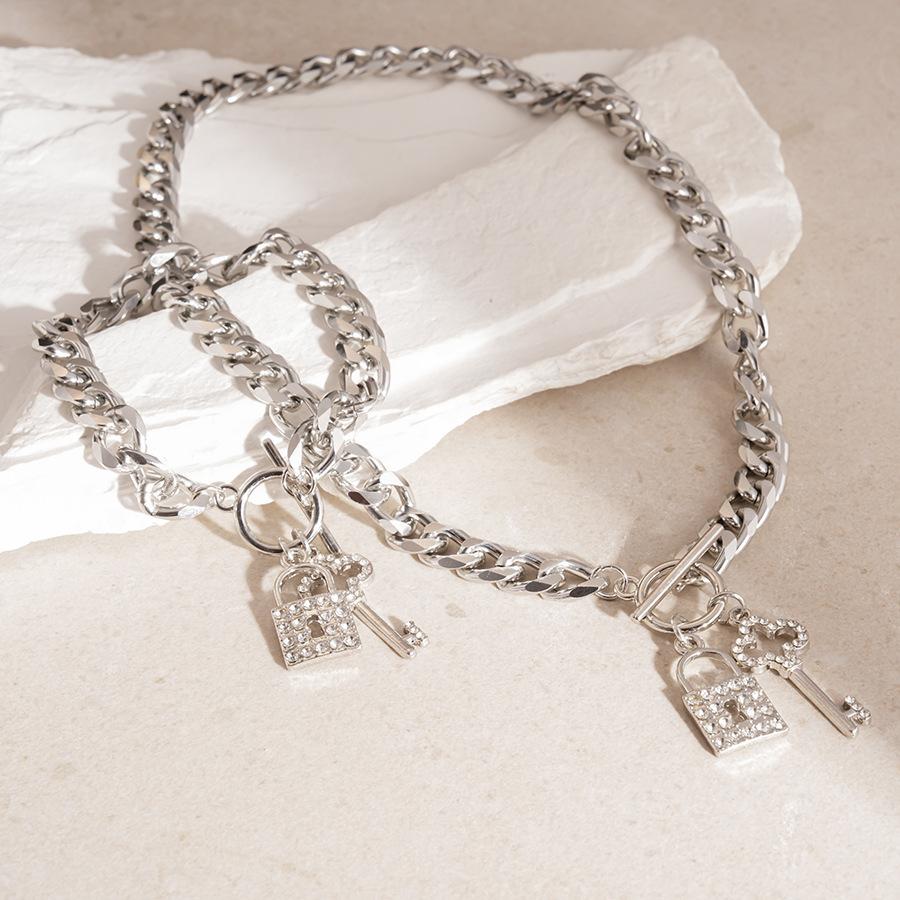 

3 шт. Инкрустированные стразами Замок-ключ OT Подвеска Наборы с цирконами для женщин Легкая роскошь 2025 Мода Преувеличенный набор колье и браслета