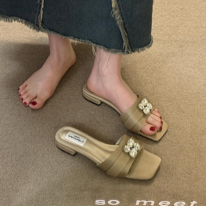 Women Slippers Fashion Square Toe Slippers Beach Flat Sandals Metal Decoration Casual Shoes Home Slides Women Zapatos De Mujer